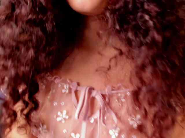 Alexa-Daddario webcam