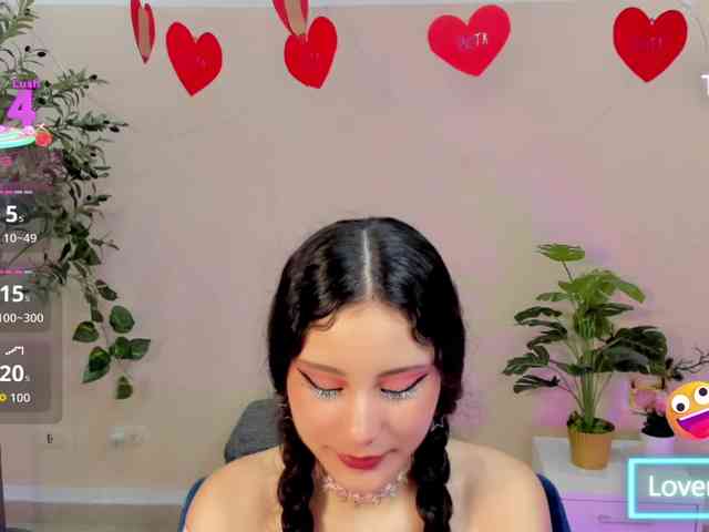 Alexa-Daddario webcam