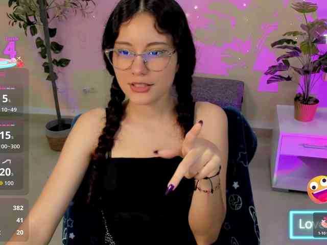 Alexa-Daddario webcam