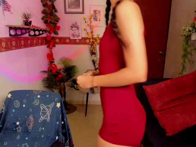 Alexa-Daddario webcam