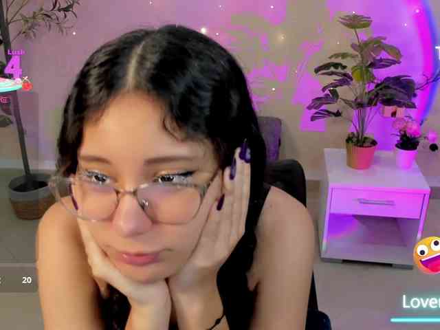 Alexa-Daddario webcam