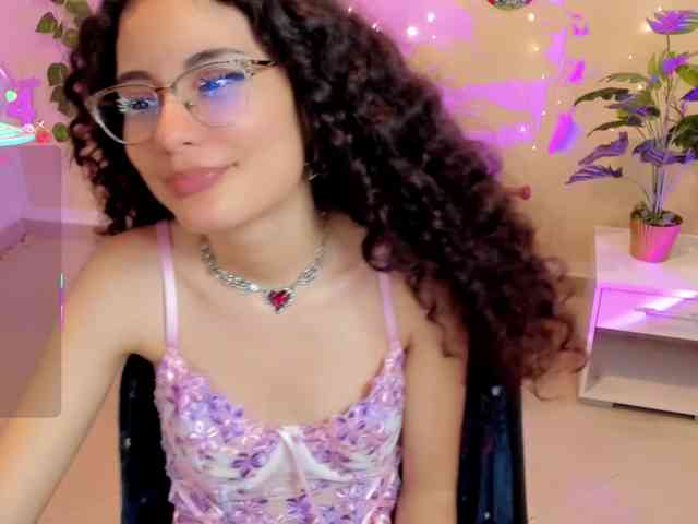 Alexa-Daddario webcam