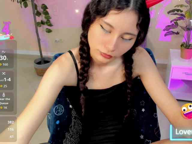 Alexa-Daddario webcam