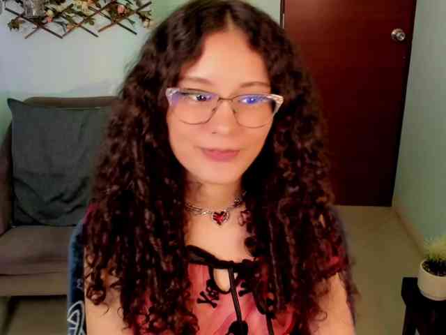 Alexa-Daddario webcam