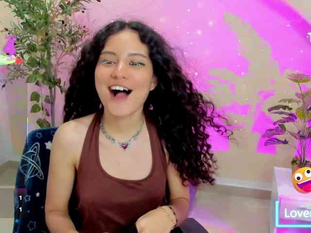 Alexa-Daddario webcam