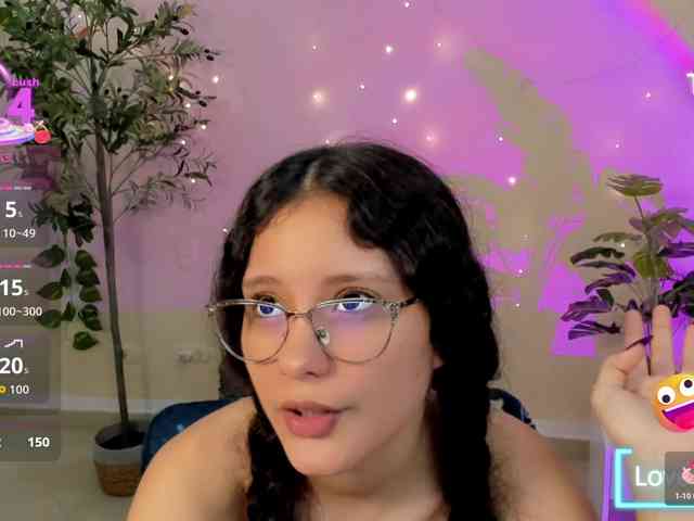 Alexa-Daddario webcam