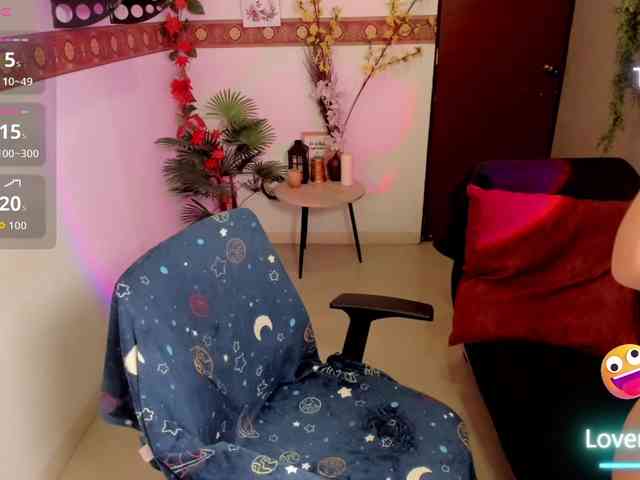 Alexa-Daddario webcam