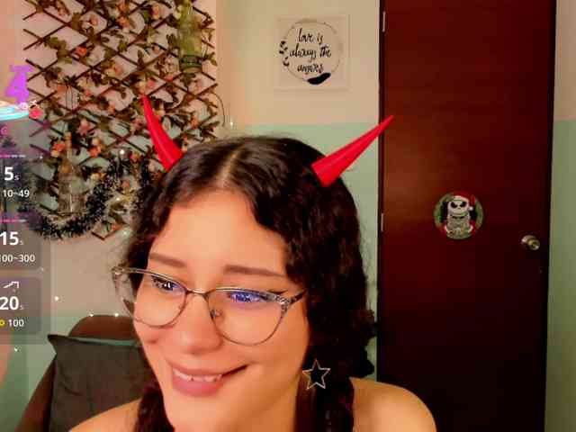 Alexa-Daddario Alexa-Daddario