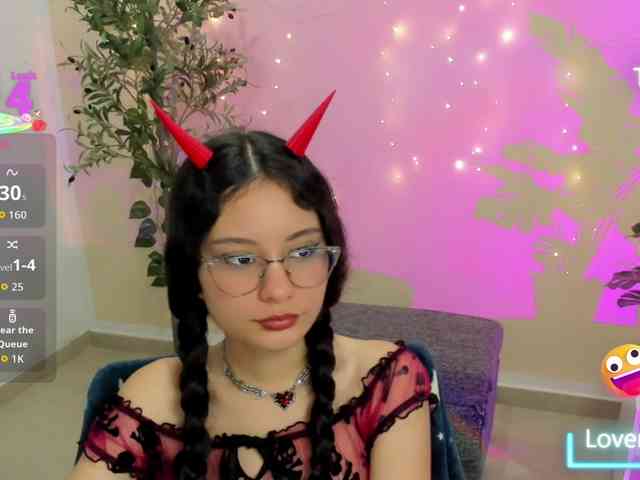 Alexa-Daddario webcam