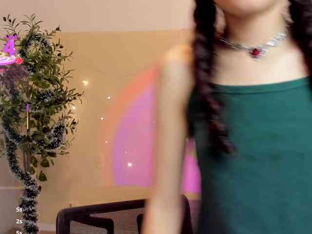 Alexa-Daddario webcam