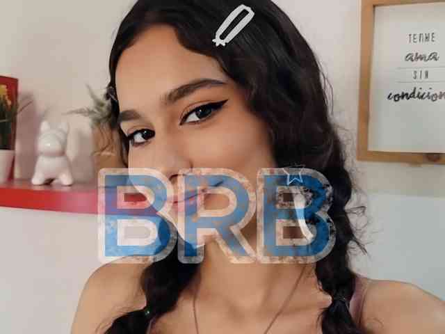 Alexa-Daddario webcam