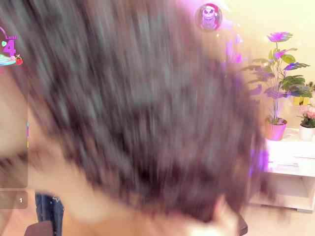 Alexa-Daddario webcam