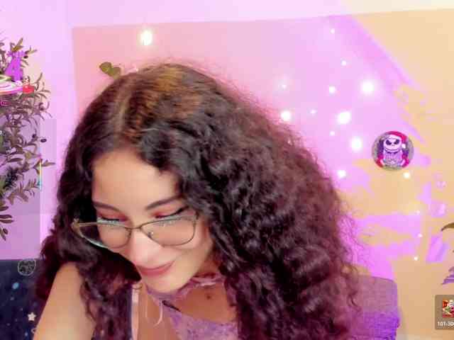 Alexa-Daddario webcam