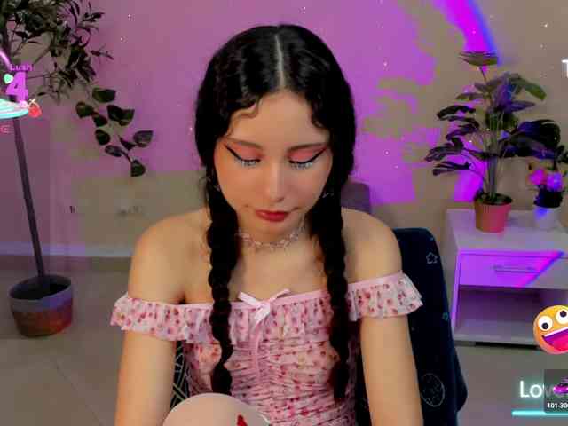 Alexa-Daddario webcam