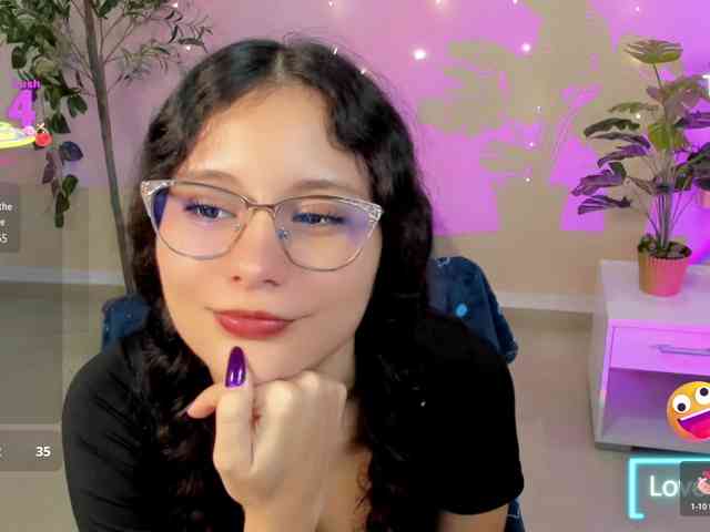 Alexa-Daddario webcam