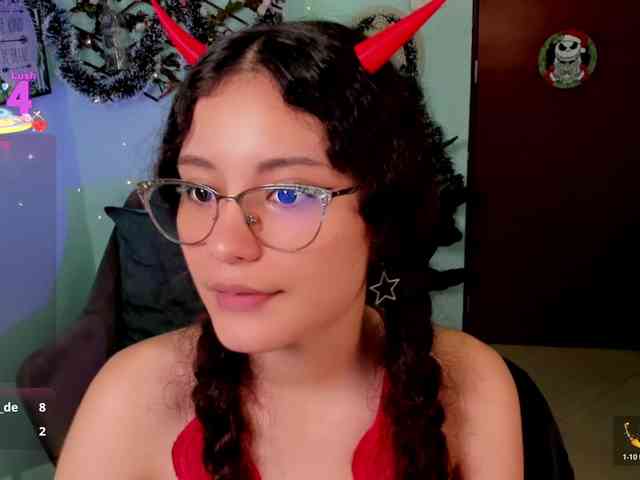 Alexa-Daddario Alexa-Daddario