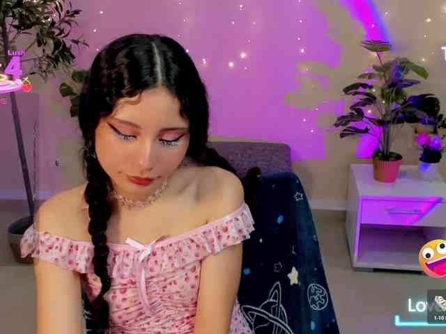 Alexa-Daddario webcam