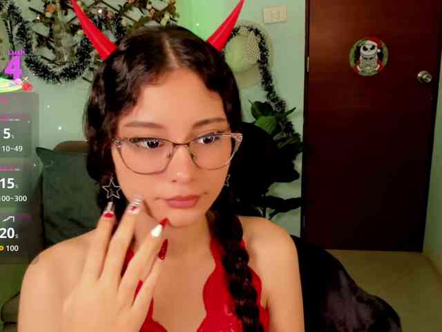 Alexa-Daddario Alexa-Daddario