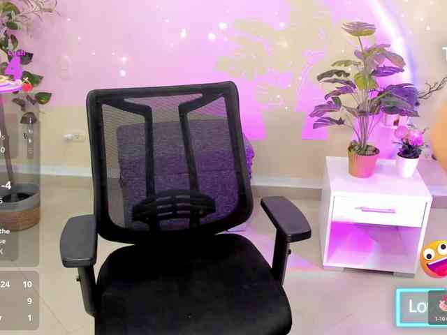 Alexa-Daddario webcam