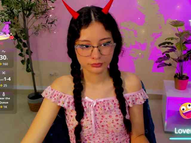 Alexa-Daddario webcam