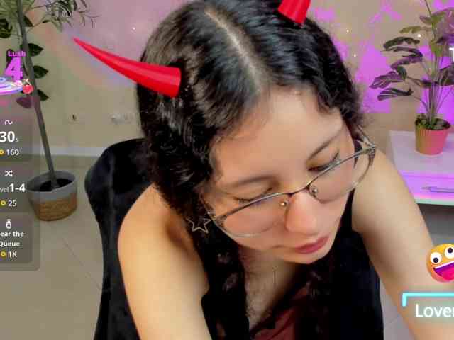 Alexa-Daddario webcam