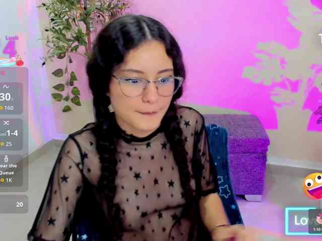 Alexa-Daddario webcam