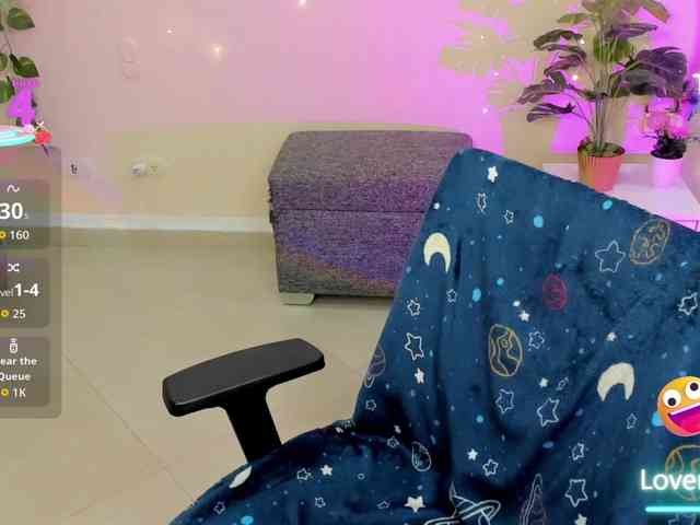 Alexa-Daddario webcam