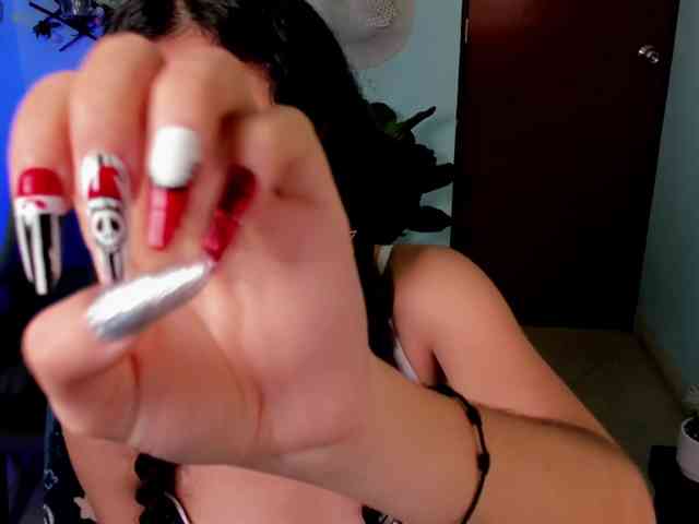 Alexa-Daddario webcam