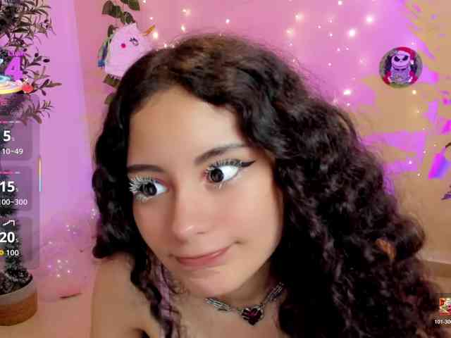 Alexa-Daddario webcam