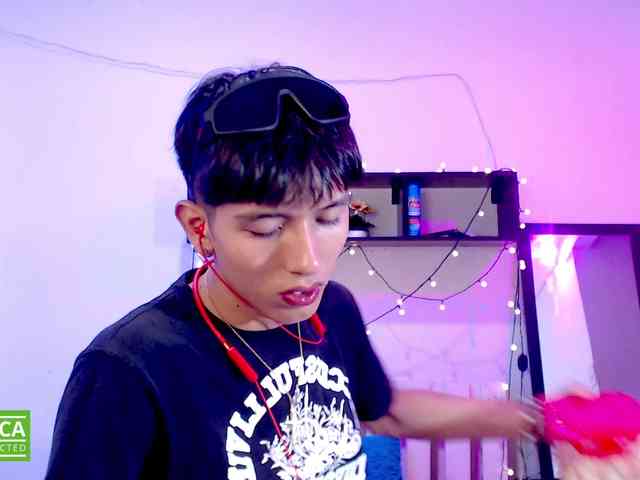 MAXIMILIANO-HOT