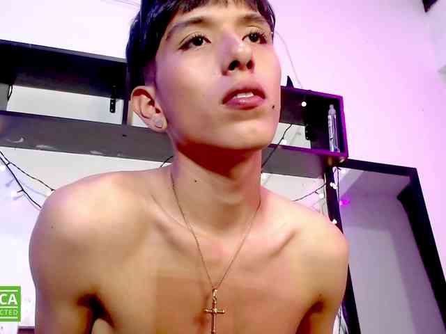 MAXIMILIANO-HOT