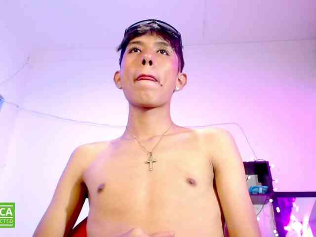 MAXIMILIANO-HOT