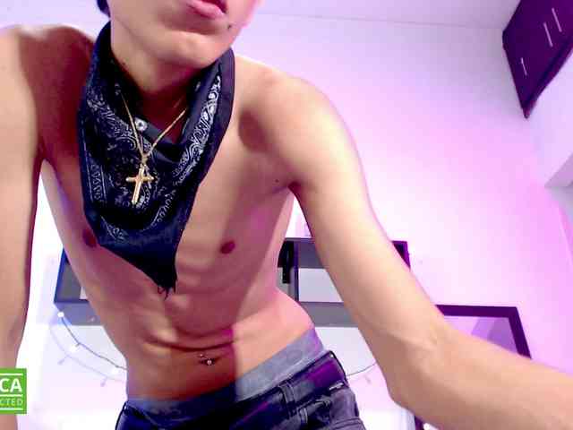 MAXIMILIANO-HOT