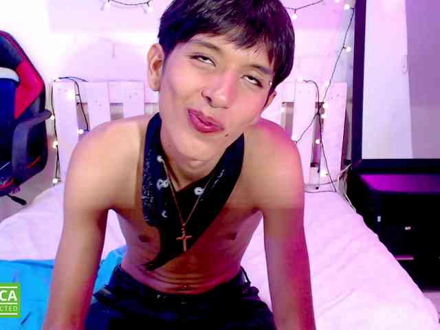 MAXIMILIANO-HOT
