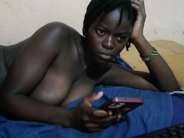 PrettyLove Live Cam on BongaCams