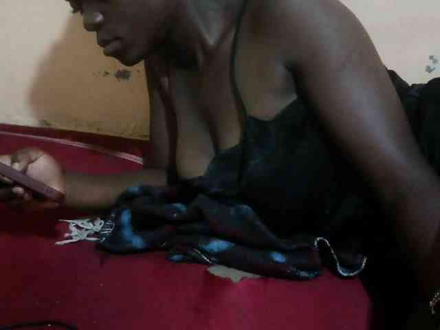 PrettyLove Live Webcam on BongaCams