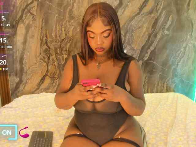 MiiaaCollinss MiiaaCollinss