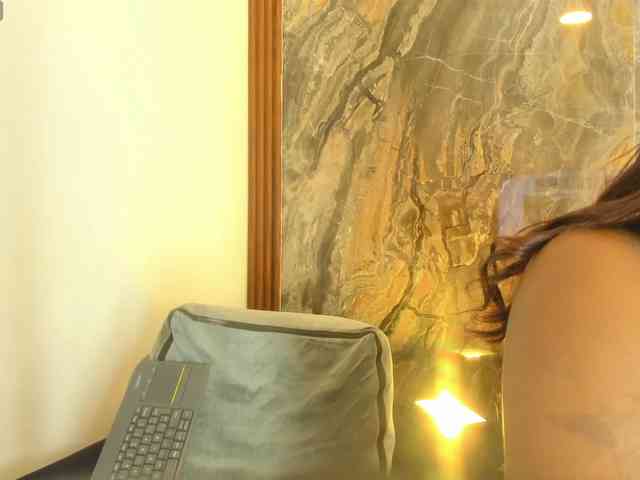 MiiaaCollinss webcam