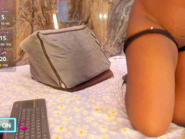 MiiaaCollinss MiiaaCollinss