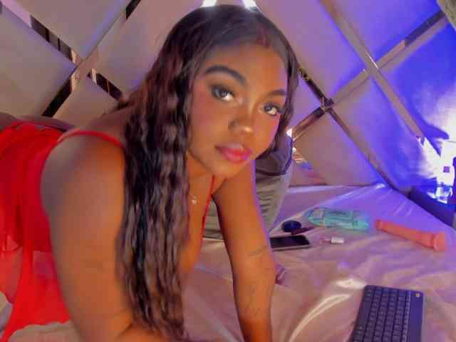 live chat cam MiiaaCollinss