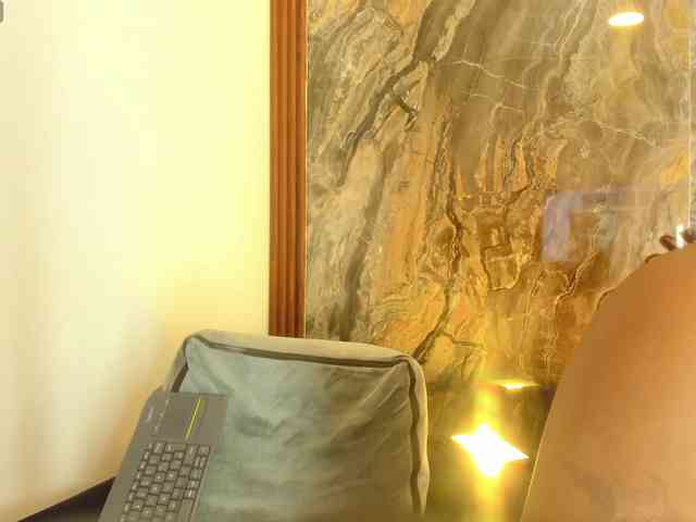 MiiaaCollinss webcam