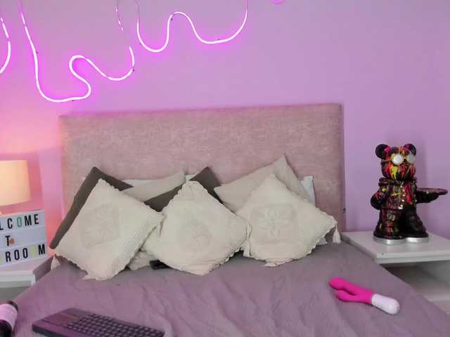 EmmaRae149 webcam bongacams model stream image