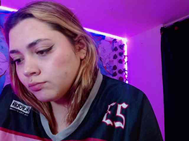 mia-rouge webcam