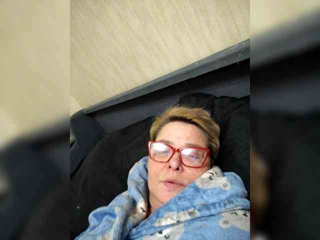 Dominiana123 - bdsm-mature cam model from cis