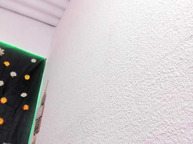 CloeeSaenz's BongaCams show and profile