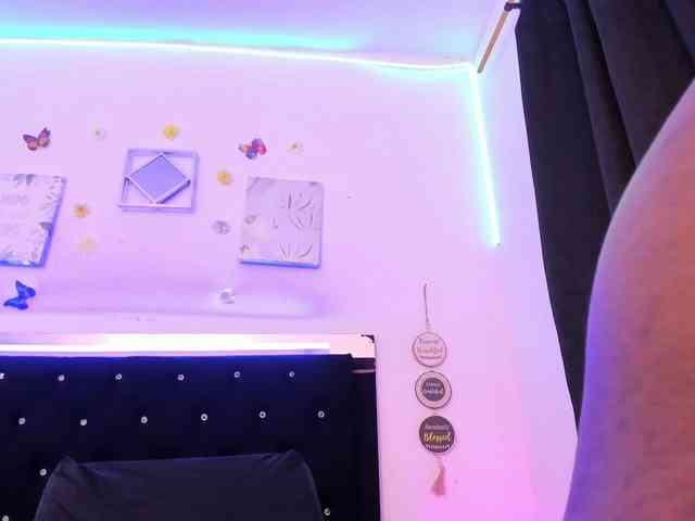 CloeeSaenz webcam