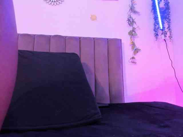CloeeSaenz webcam