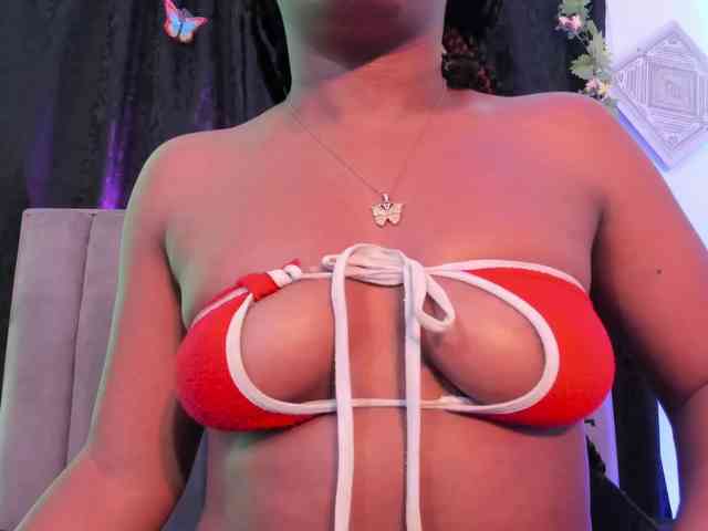 CloeeSaenz webcam