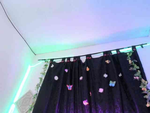 CloeeSaenz webcam