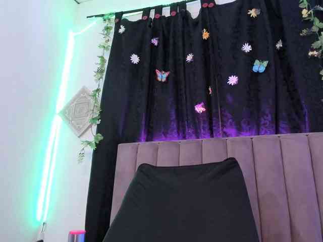 CloeeSaenz webcam